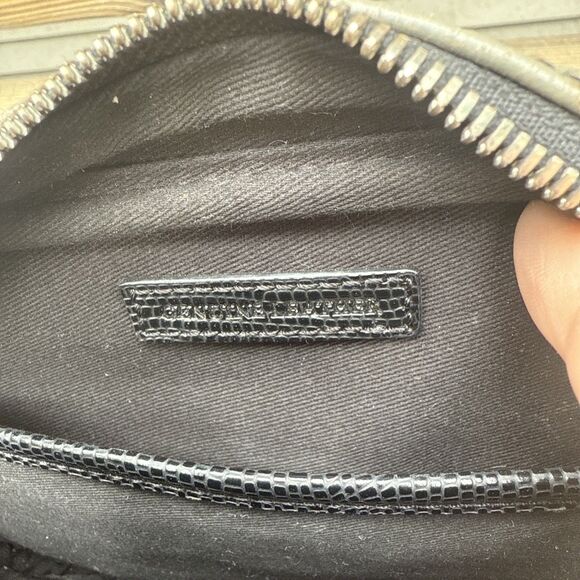 GILI Women's Got It Love It Camouflage Print Green Leather Crossbody Bag - Picture 3 of 6